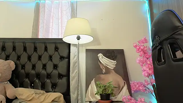 Snapshot of MarQueen1_ chatting on 06-11-26, 12:36 MarQueen1 online show from 06-11-26, 12:36