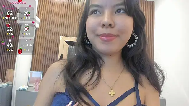Snapshot of Dulce_Glamor_ chatting on 06-30-26, 11:33 Dulce Glamor online show from 06-30-26, 11:33