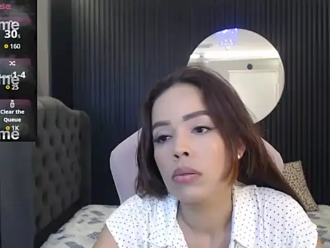 Snapshot of naomis_36 chatting on 06-02-26, 01:57 naomis 36 online show from 06-02-26, 01:57