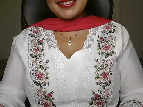 Snapshot of Yanshi23 chatting on 05-31-26, 03:30 Yanshi23 online show from 05-31-26, 03:30