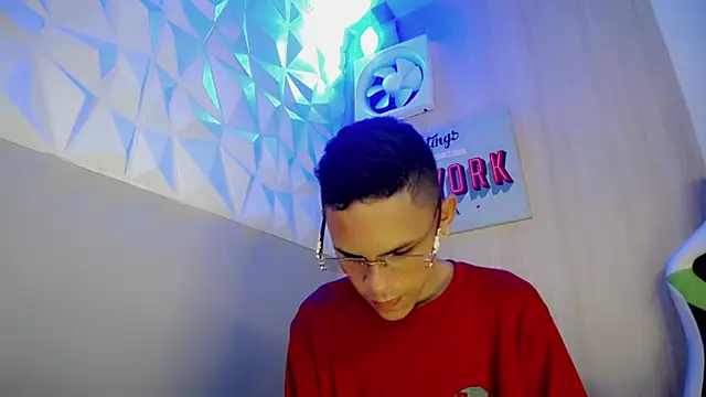 sombra 18 online show from 08-07-26, 10:56