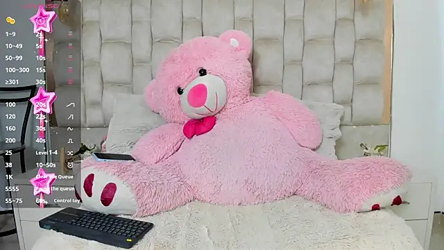 MaddyReyes online show from 06-18-26, 07:40