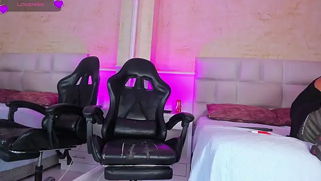 BritneyAndMaleth online show from 05-26-26, 01:34