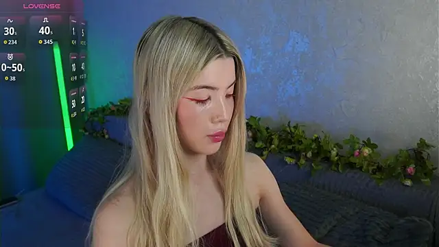 LindaThackerr online show from 07-20-26, 04:16