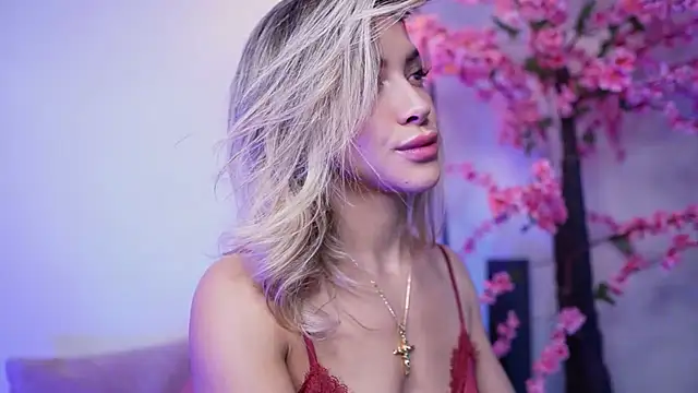 Snapshot of R4-V3N chatting on 01-18-25, 08:51 R4-V3N online show from 01-18-25, 08:51