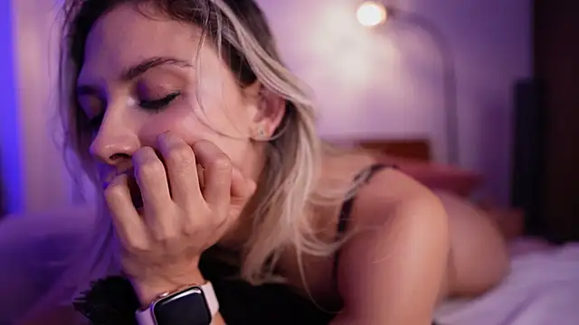 Snapshot of R4-V3N chatting on 02-07-25, 07:29 R4-V3N online show from 02-07-25, 07:29