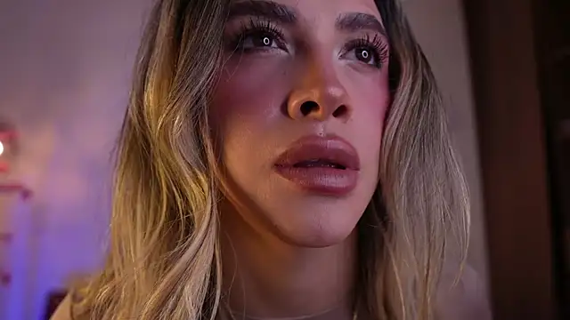 Snapshot of R4-V3N chatting on 03-20-25, 06:41 R4-V3N online show from 03-20-25, 06:41