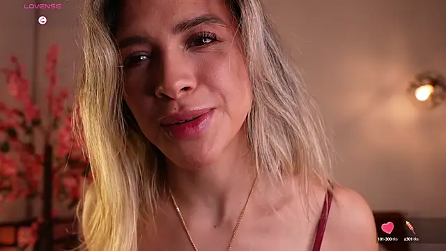 Snapshot of R4-V3N chatting on 03-22-25, 05:17 R4-V3N online show from 03-22-25, 05:17