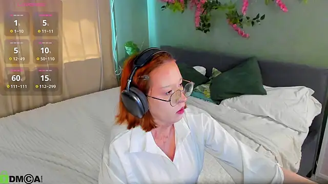 Snapshot of Maya_foxy chatting on 06-05-26, 11:27 Maya foxy online show from 06-05-26, 11:27