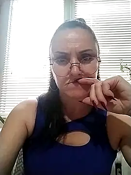 Snapshot of MillaMia45 chatting on 05-10-26, 03:39 MillaMia45 online show from 05-10-26, 03:39