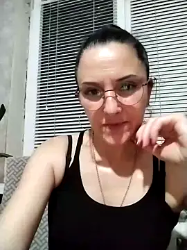 Snapshot of MillaMia45 chatting on 05-12-26, 07:33 MillaMia45 online show from 05-12-26, 07:33