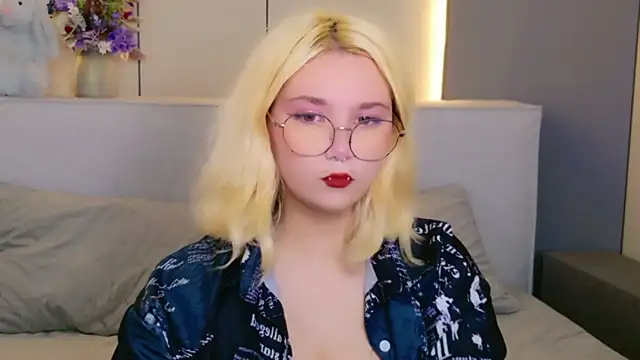 Cassey Well online show from 05-25-26, 10:32