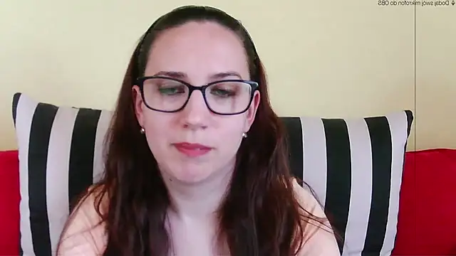 Snapshot of EmilyHotAngel chatting on 05-27-26, 03:42 EmilyHotAngel online show from 05-27-26, 03:42