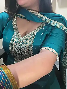 Snapshot of Rupali3 chatting on 07-18-26, 07:01 Rupali3 online show from 07-18-26, 07:01