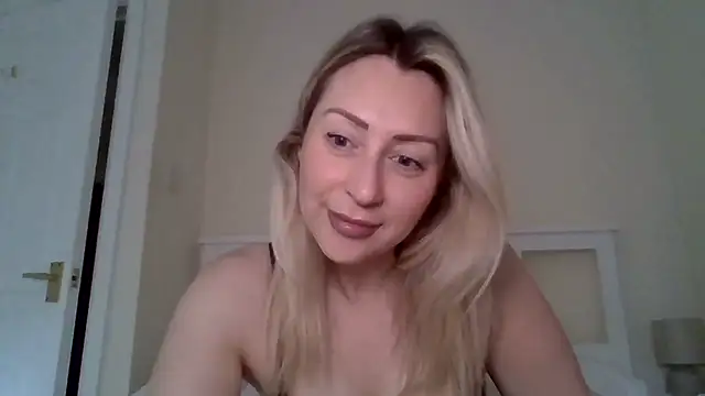 Snapshot of Babe_blond chatting on 07-06-26, 09:17 Babe blond online show from 07-06-26, 09:17