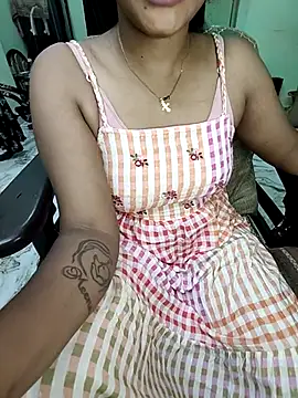 Snapshot of Tamil__Thara003 chatting on 05-08-26, 05:40 Tamil Thara003 online show from 05-08-26, 05:40
