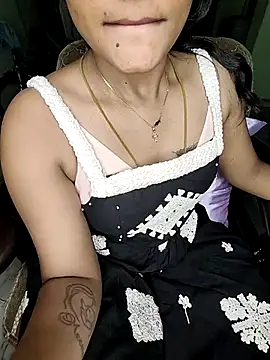 Snapshot of Tamil__Thara003 chatting on 05-18-26, 06:03 Tamil Thara003 online show from 05-18-26, 06:03