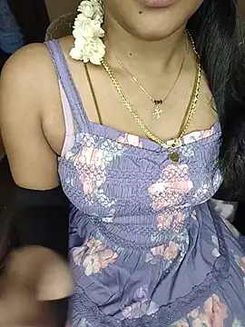 Snapshot of Tamil__Thara003 chatting on 06-14-26, 03:25 Tamil Thara003 online show from 06-14-26, 03:25