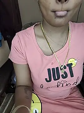 Snapshot of Tamil__Thara003 chatting on 07-15-26, 04:56 Tamil Thara003 online show from 07-15-26, 04:56