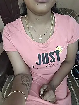 Snapshot of Tamil__Thara003 chatting on 07-31-26, 04:06 Tamil Thara003 online show from 07-31-26, 04:06