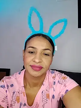Snapshot of mell0102 chatting on 06-16-26, 01:47 mell0102 online show from 06-16-26, 01:47