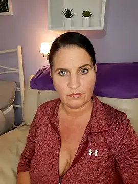 Snapshot of Velvet-Milf chatting on 05-16-26, 07:49 Velvet-Milf online show from 05-16-26, 07:49