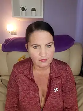 Snapshot of Velvet-Milf chatting on 05-18-26, 09:37 Velvet-Milf online show from 05-18-26, 09:37