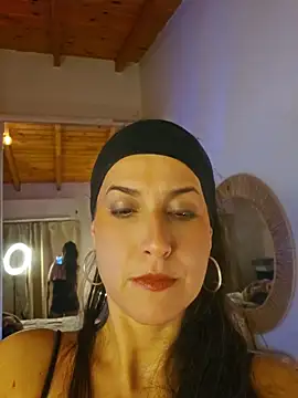 Snapshot of MorganaMystic chatting on 05-23-26, 04:18 MorganaMystic online show from 05-23-26, 04:18