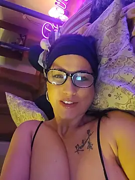Snapshot of MorganaMystic chatting on 05-30-26, 06:27 MorganaMystic online show from 05-30-26, 06:27