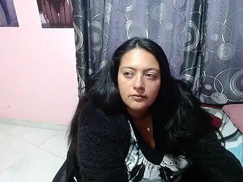 Snapshot of FabritziAPiel chatting on 05-15-26, 02:24 FabritziAPiel online show from 05-15-26, 02:24
