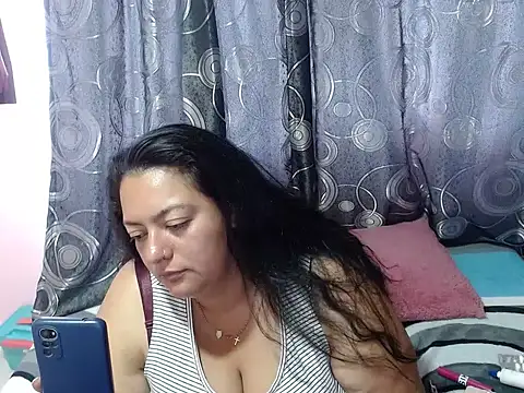 Snapshot of FabritziAPiel chatting on 05-26-26, 02:57 FabritziAPiel online show from 05-26-26, 02:57