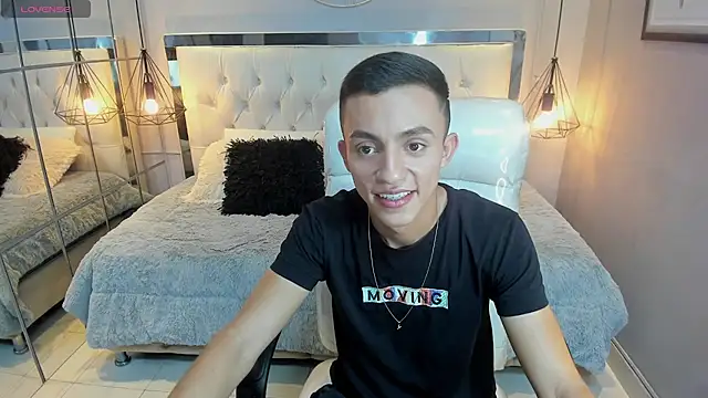 oliver chaze  online show from 05-06-26, 09:31