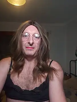 Snapshot of Heidixox69 chatting on 05-15-26, 02:40 Heidixox69 online show from 05-15-26, 02:40