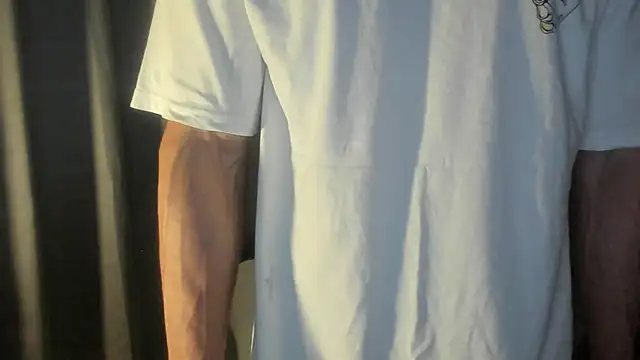 Snapshot of mysterious_muscles chatting on 05-06-26, 04:08 mysterious muscles online show from 05-06-26, 04:08