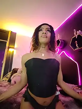 Snapshot of Isis_sexy__ chatting on 05-26-26, 10:33 Isis sexy online show from 05-26-26, 10:33