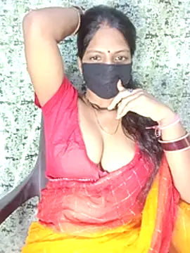 Snapshot of Juli_80 chatting on 07-08-26, 11:26 Juli 80 online show from 07-08-26, 11:26