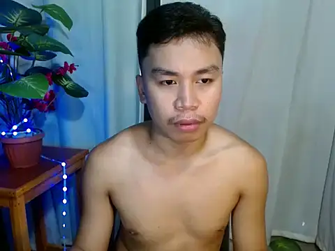 Snapshot of urasiankevin chatting on 07-05-26, 04:19 urasiankevin online show from 07-05-26, 04:19