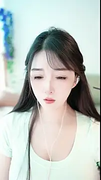 Snapshot of singer-wenwan chatting on 05-20-26, 06:30 singer-wenwan online show from 05-20-26, 06:30