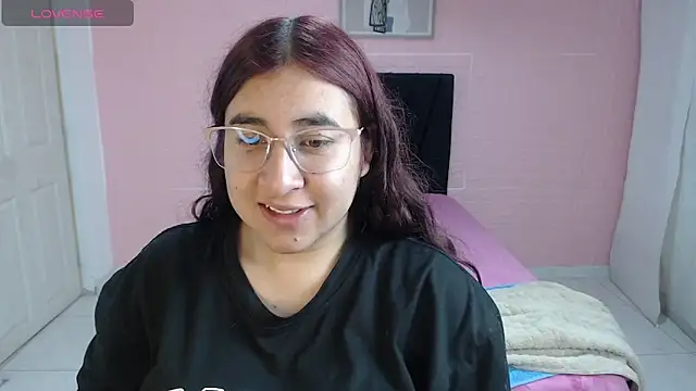 Snapshot of celeste16092020 chatting on 06-11-26, 03:21 celeste16092020 online show from 06-11-26, 03:21