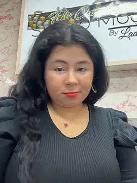 Snapshot of AriaMoonnn chatting on 06-11-26, 02:53 AriaMoonnn online show from 06-11-26, 02:53