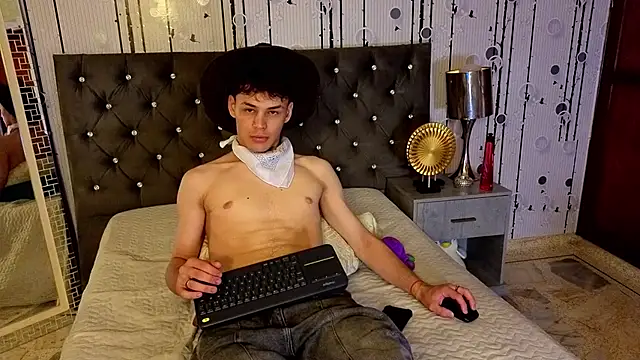 Snapshot of LoganSteel_ chatting on 05-16-26, 06:10 LoganSteel online show from 05-16-26, 06:10