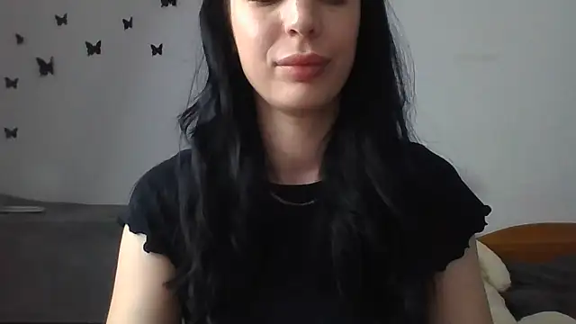 Snapshot of _MiaFlame_ chatting on 06-12-26, 10:19 MiaFlame online show from 06-12-26, 10:19