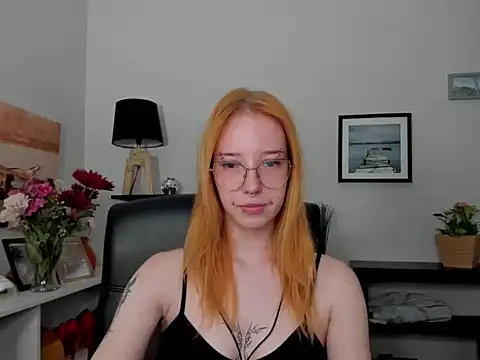 Snapshot of foxSonya chatting on 07-09-26, 05:44 foxSonya online show from 07-09-26, 05:44