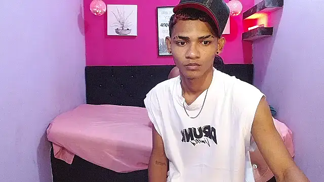 Snapshot of black_twinks chatting on 06-25-26, 02:44 black twinks online show from 06-25-26, 02:44