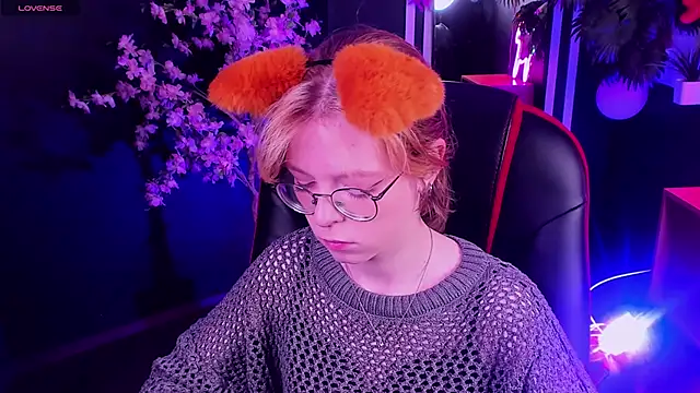 Snapshot of FoxxyyPolly chatting on 06-01-26, 05:31 FoxxyyPolly online show from 06-01-26, 05:31