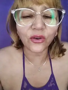 Snapshot of vitaminafranccesca chatting on 06-07-26, 04:27 vitaminafranccesca online show from 06-07-26, 04:27