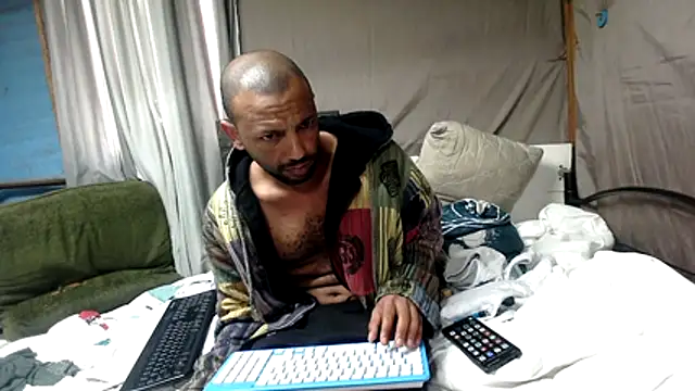 Snapshot of Camodick chatting on 07-18-26, 12:42 Camodick online show from 07-18-26, 12:42