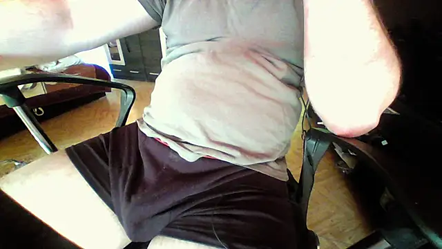 Snapshot of berlover1 chatting on 05-26-26, 07:48 berlover1 online show from 05-26-26, 07:48