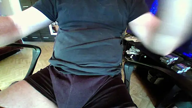 Snapshot of berlover1 chatting on 05-29-26, 07:50 berlover1 online show from 05-29-26, 07:50