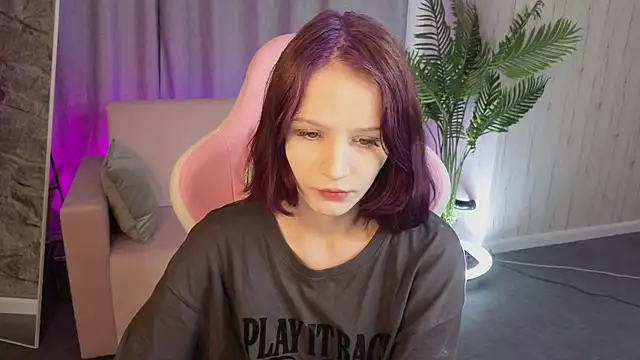 Snapshot of AliceJohansone chatting on 05-31-26, 01:25 AliceJohansone online show from 05-31-26, 01:25